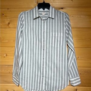 Women’s J Crew long sleeve shirt Small 100% cotton metal small buttons